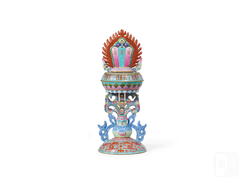 清乾隆 御制绿地洋彩描金八吉祥供器